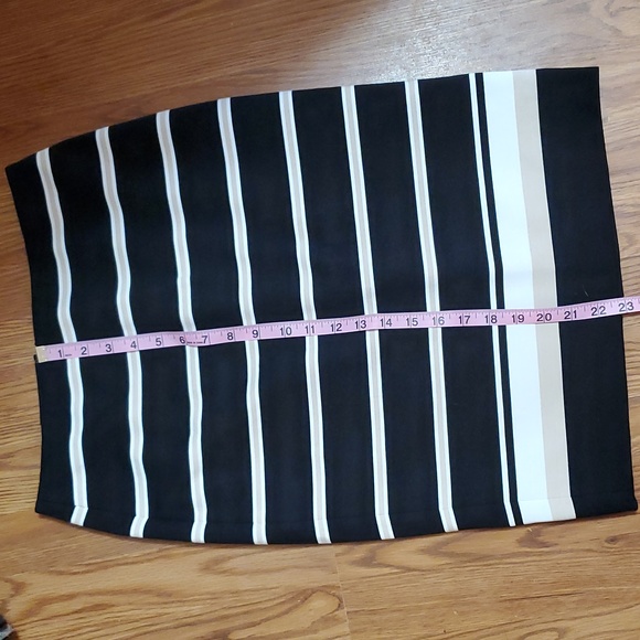 White House Black Market Striped skirt Sz 2 - Picture 7 of 8